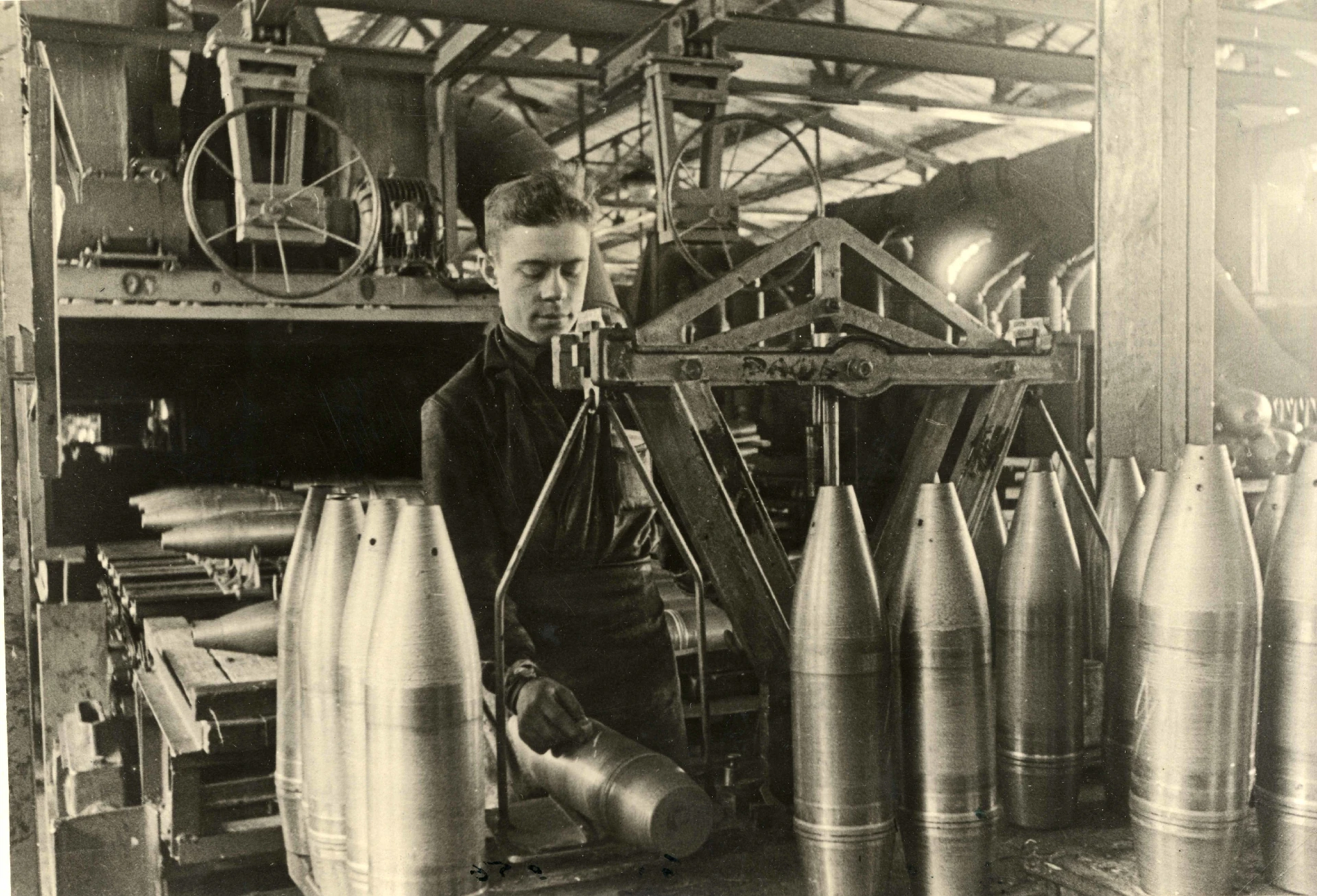 Военный завод г.Нижнего Тагила: Н.И.Семенов - штамповщик завода №63, 1943 год. ГКУСО Ф. 221. Оп. 3. Д. 554. Л. 5