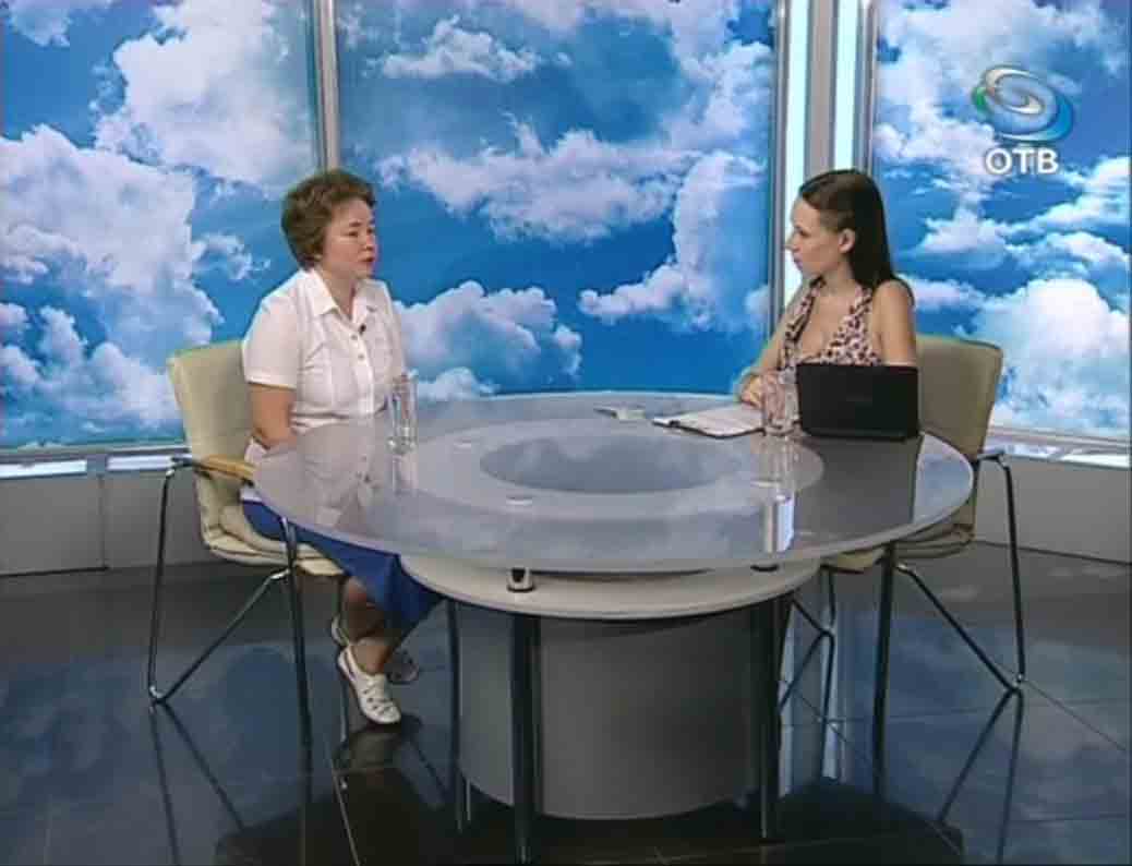 Кадр из телесюжета «Открытие выставки архивных документов  «Я останусь жив…», посвященной 100-летию со дня рождения Н.И.Кузнецова» в студии передачи "Хорошее настроение"